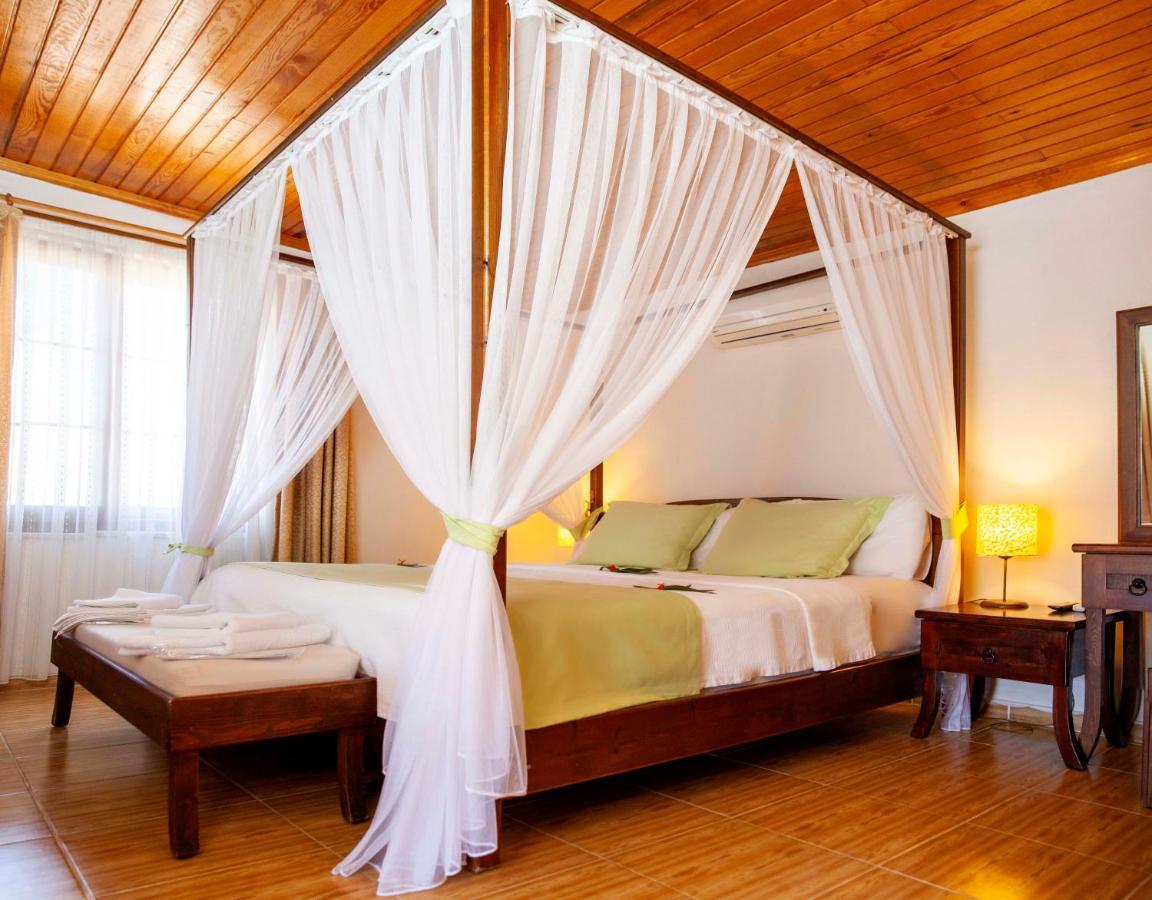 Aphrodite Hotel בוזבורון מראה חיצוני תמונה